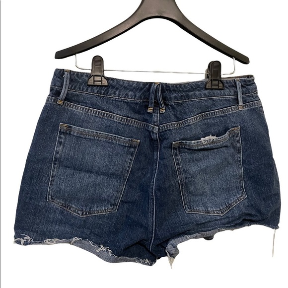 Good American Cut Off Medium Wash Raw Edge Frayed High Rise Denim Jean Shorts - Picture 5 of 8